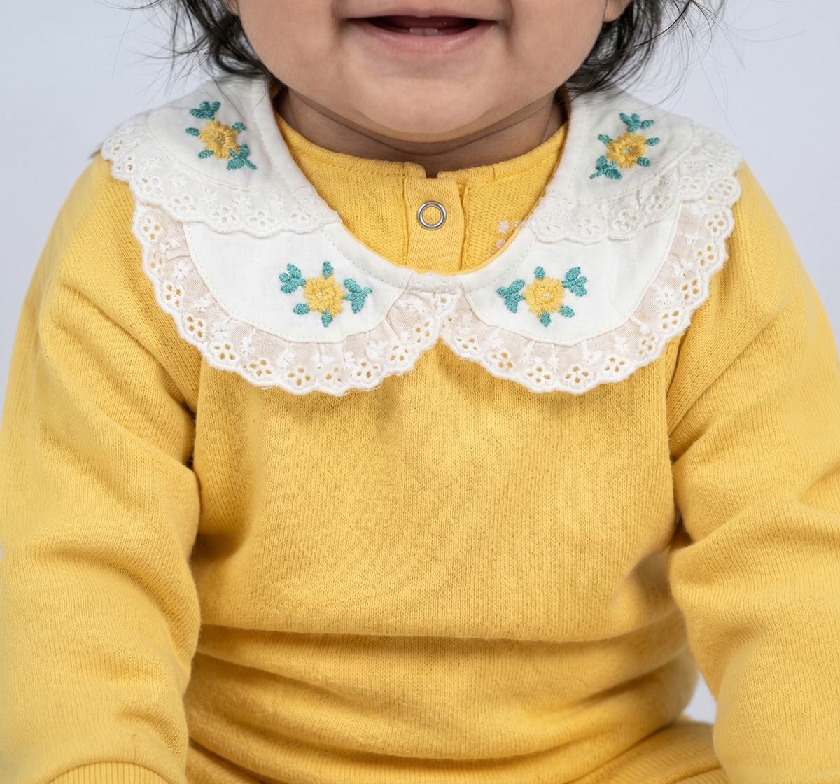 Sweatshirt with Woven Collar Yellow