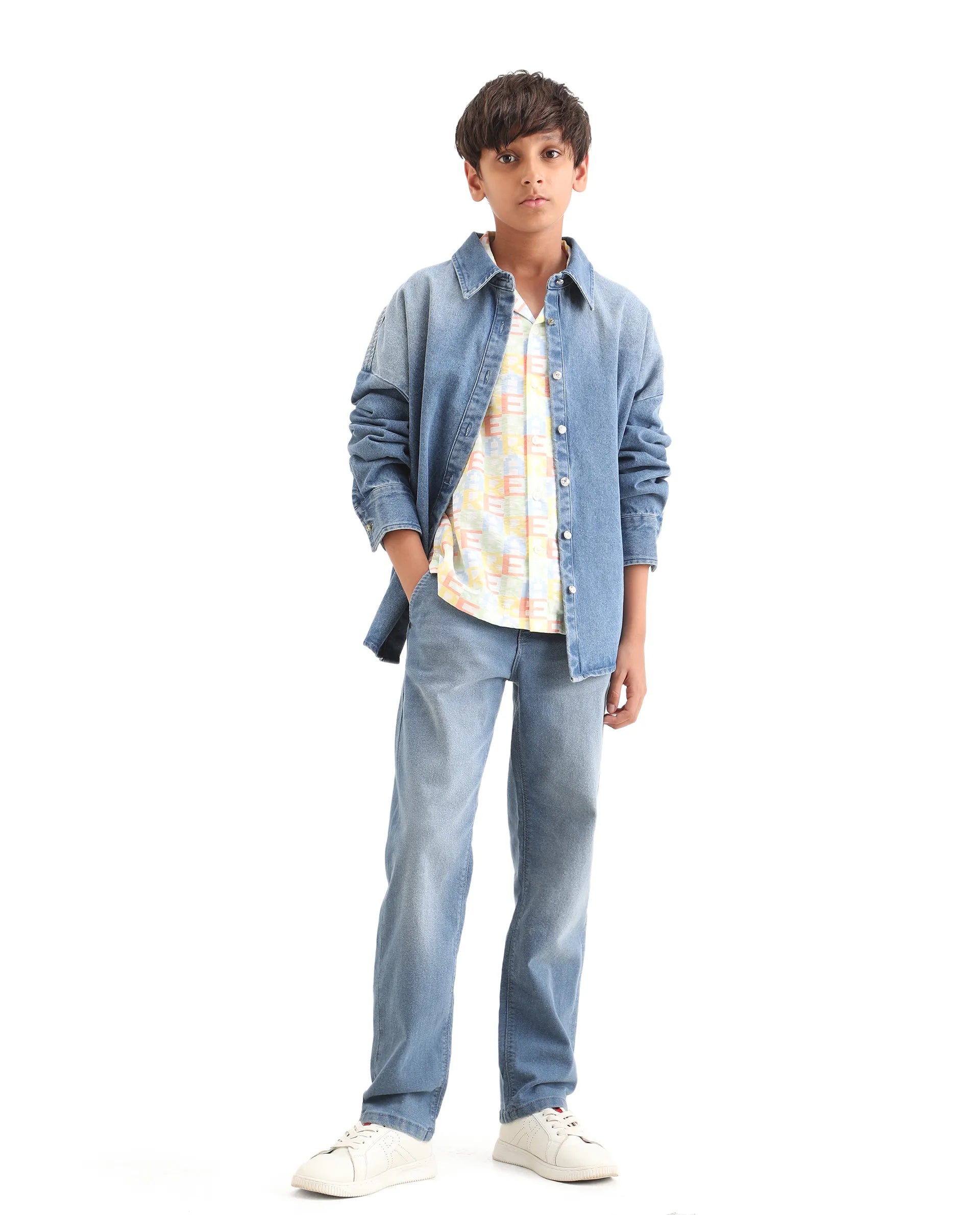 Boys Light Blue Regular Fit Button-Zip Jeans