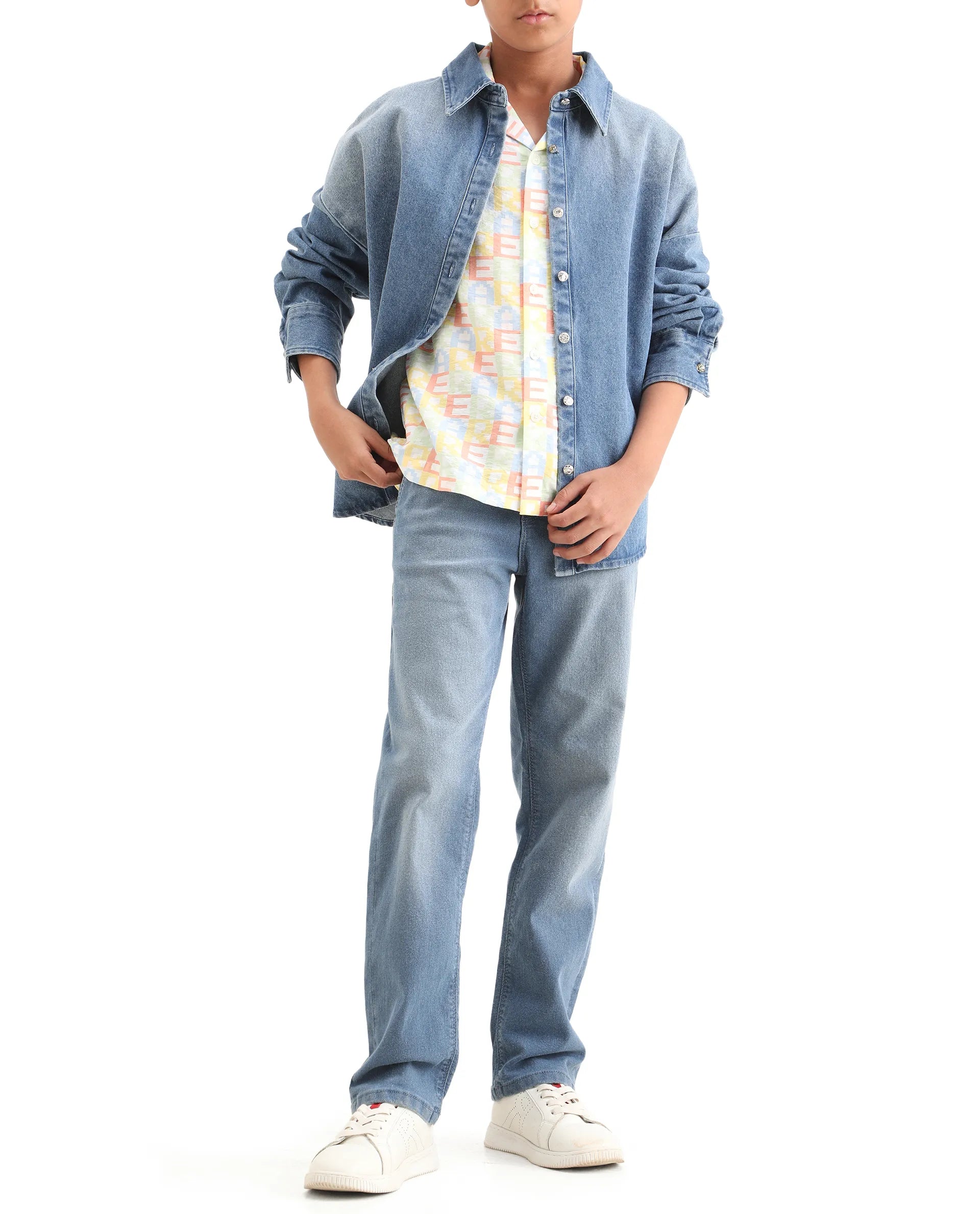 Boys Light Blue Regular Fit Button-Zip Jeans