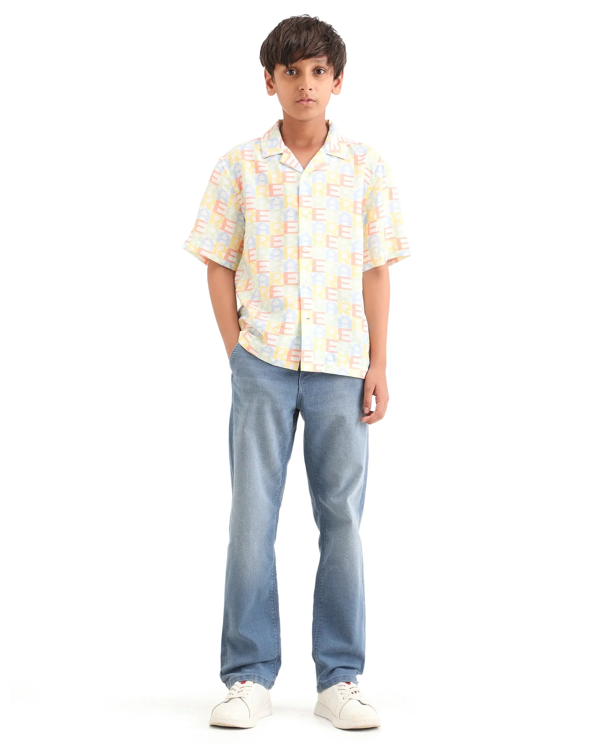 Boys Light Blue Regular Fit Button-Zip Jeans