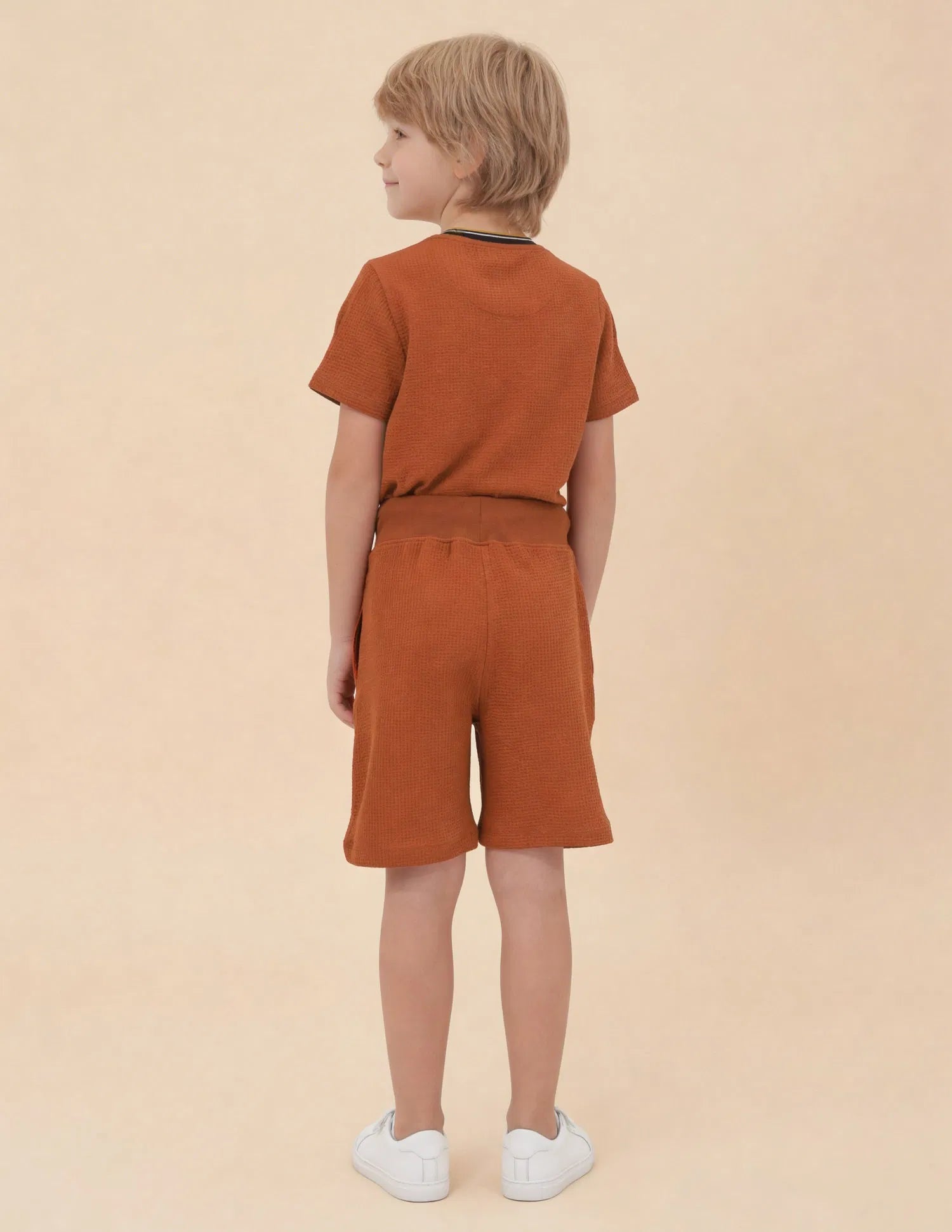 Boys Textured Cotton Shorts Regular Fit Red