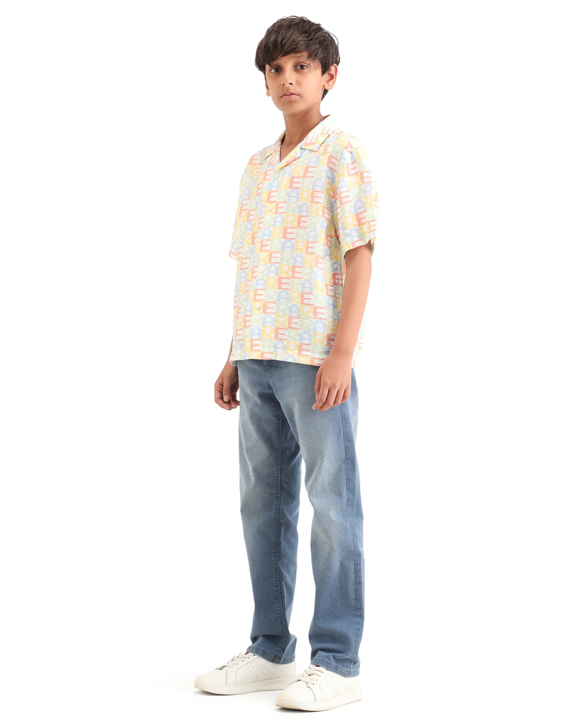 Boys Light Blue Regular Fit Button-Zip Jeans