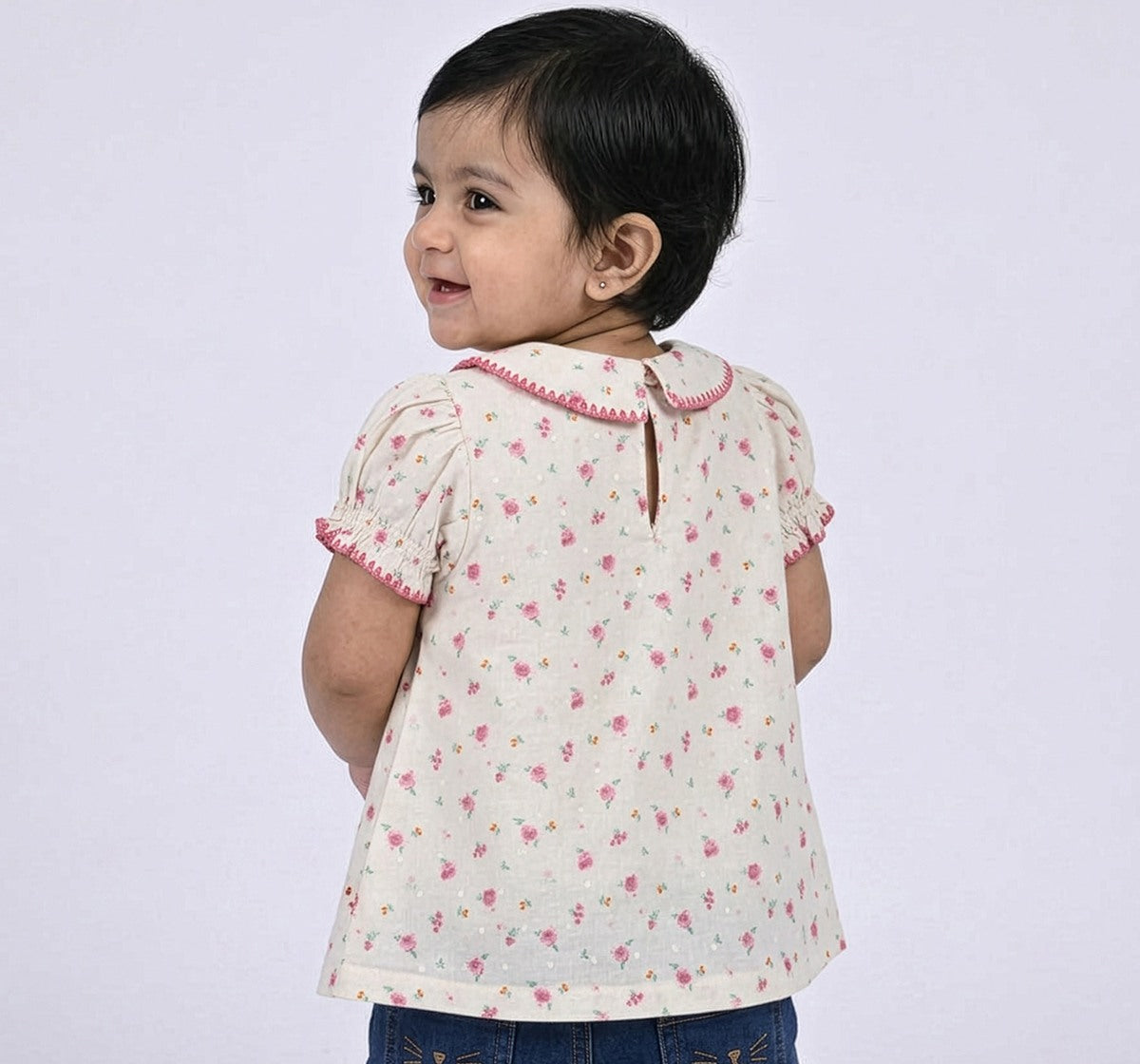 Ditsy Floral Top with Collar Detail Off-White