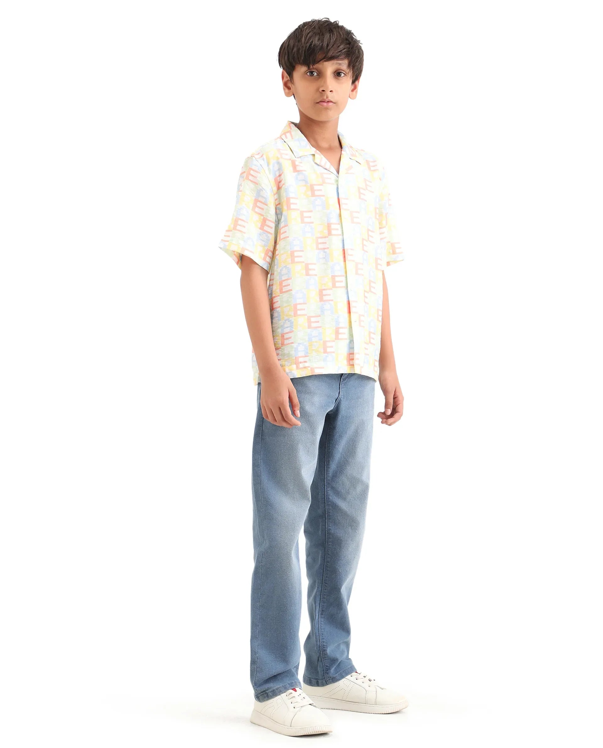 Boys Light Blue Regular Fit Button-Zip Jeans