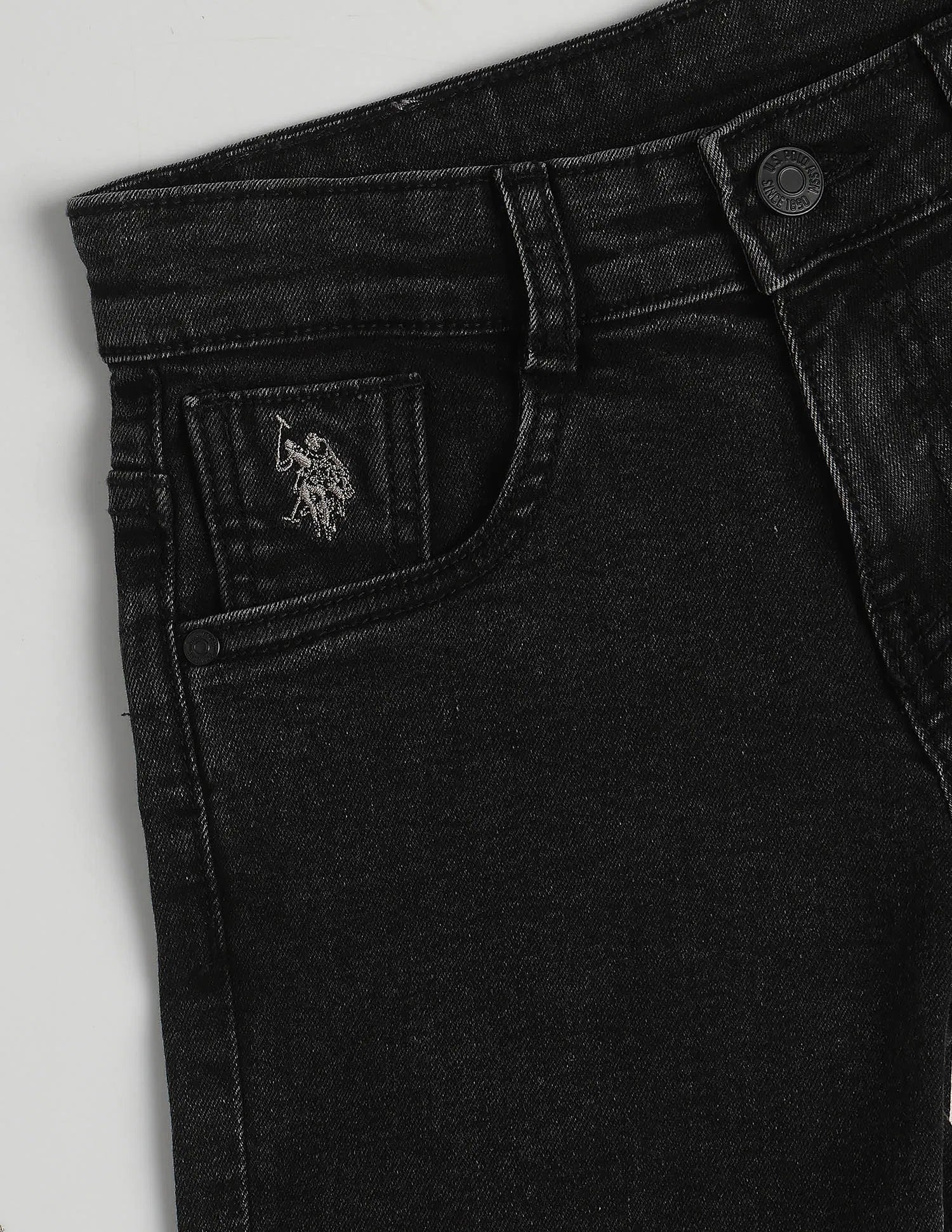 Boys Black Cotton Blend Mid Rise Relaxed Fit Jeans