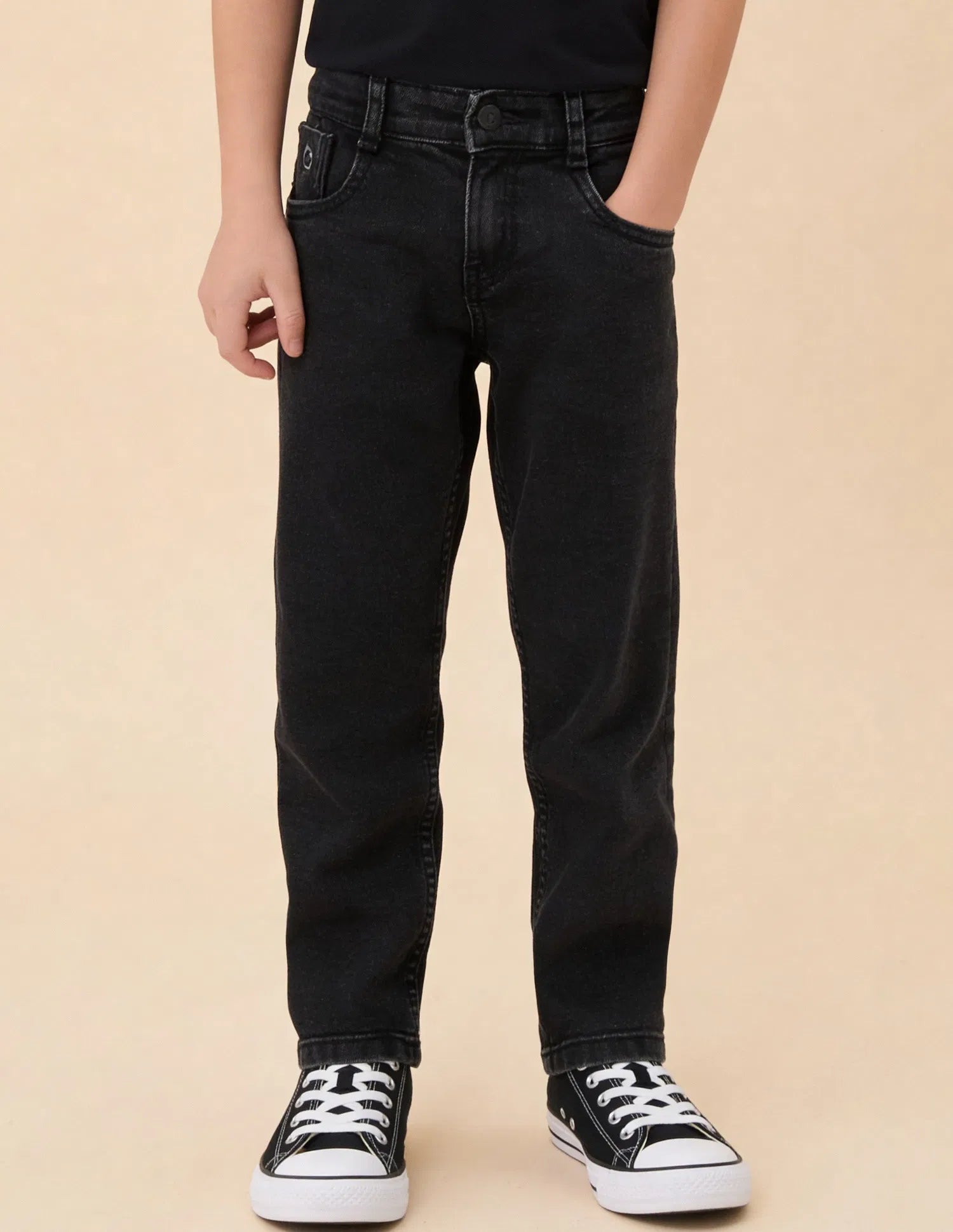 Boys Black Cotton Blend Mid Rise Relaxed Fit Jeans