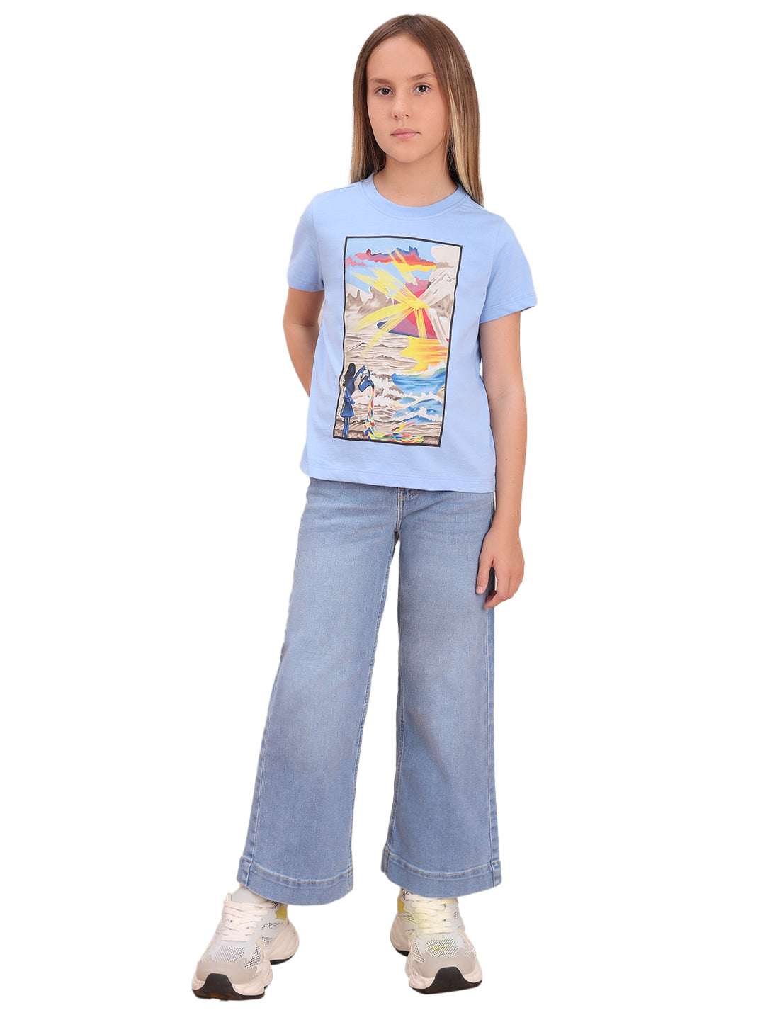 Open Air Artwork Print Cotton T-Shirt with Round Neck for Girls