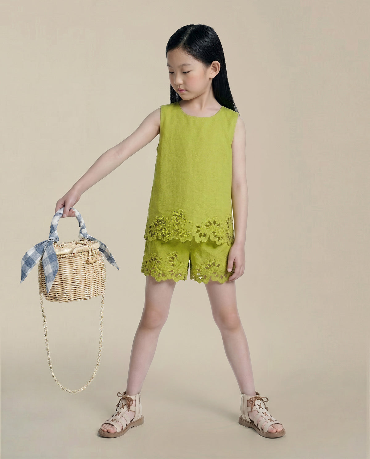 Girls Celery Green Solid Regular-Fit 100% Cotton Shorts
