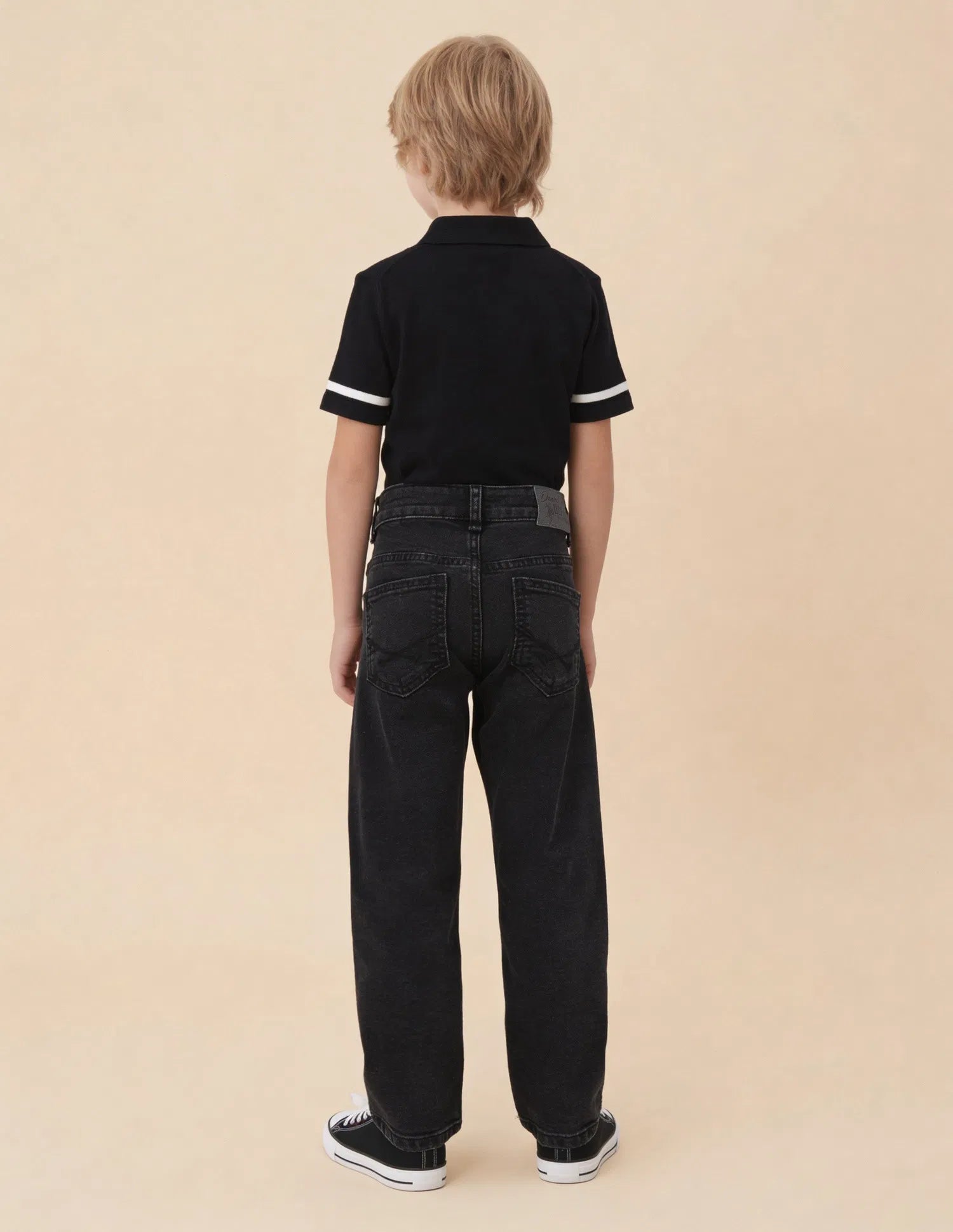 Boys Black Cotton Blend Mid Rise Relaxed Fit Jeans