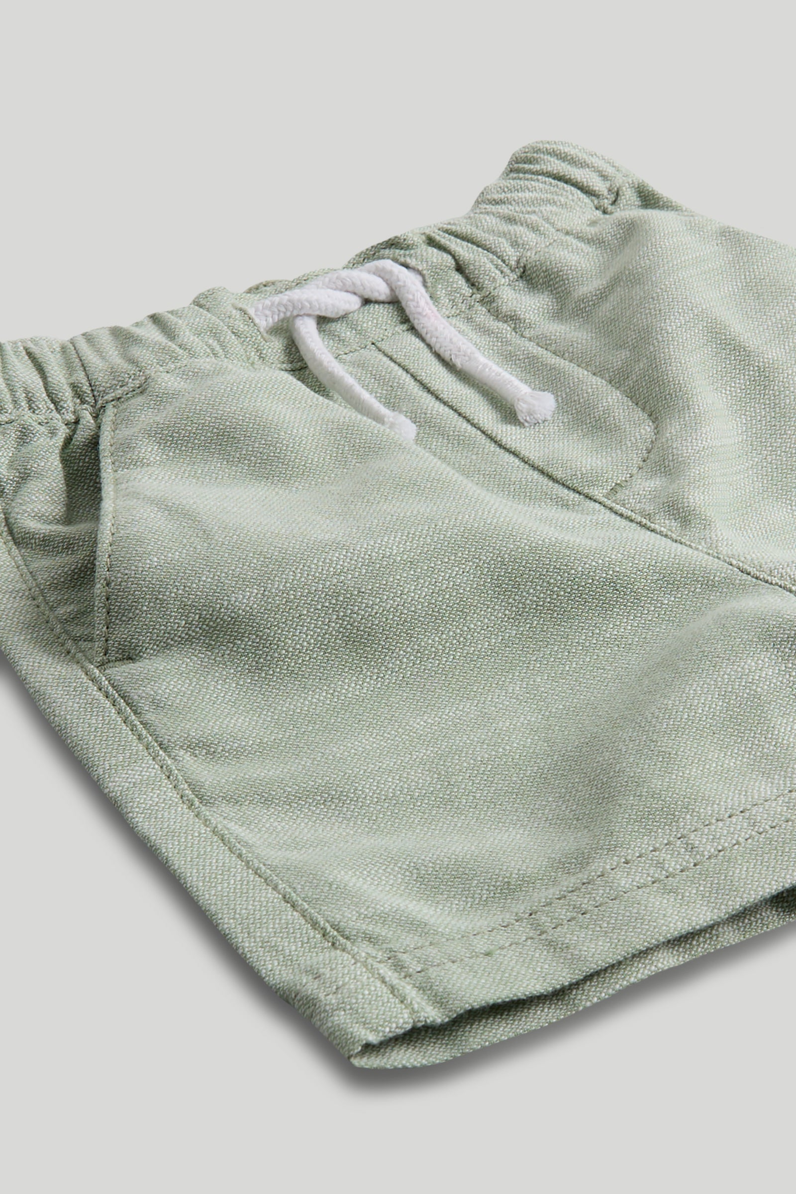 Boys Green Cotton Woven Regular Fit Casual Shorts