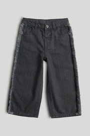 Boys Solid Cotton Barrel Fit Denim Jeans in Black