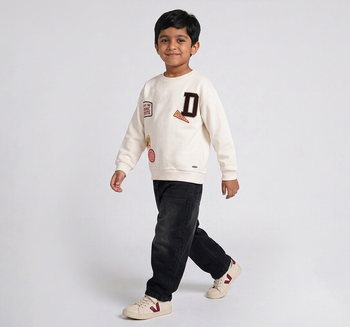 Sweatshirt with Badges Beige