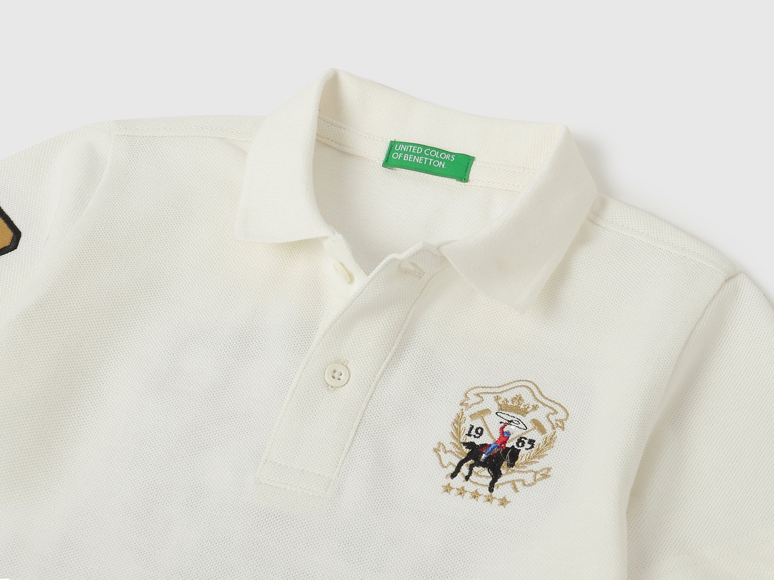 Boys Off White Solid Cotton Regular Fit Polo Shirt with Back Emblem Crest