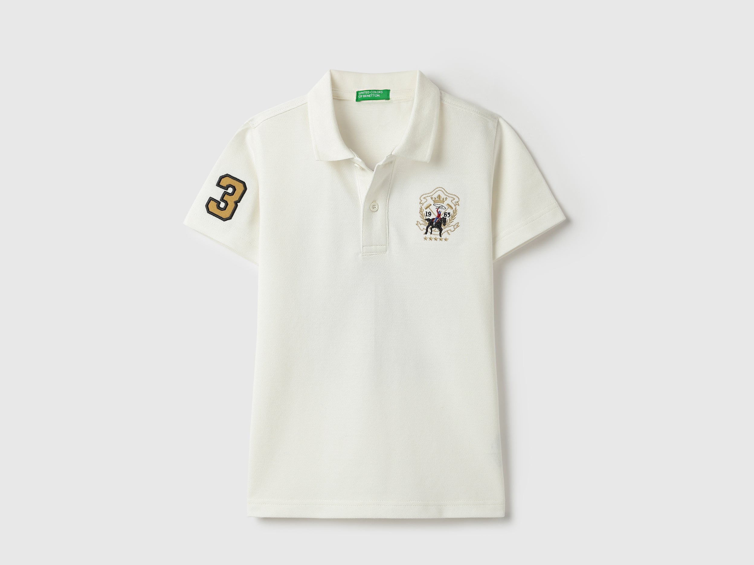 Boys Off White Solid Cotton Regular Fit Polo Shirt with Back Emblem Crest