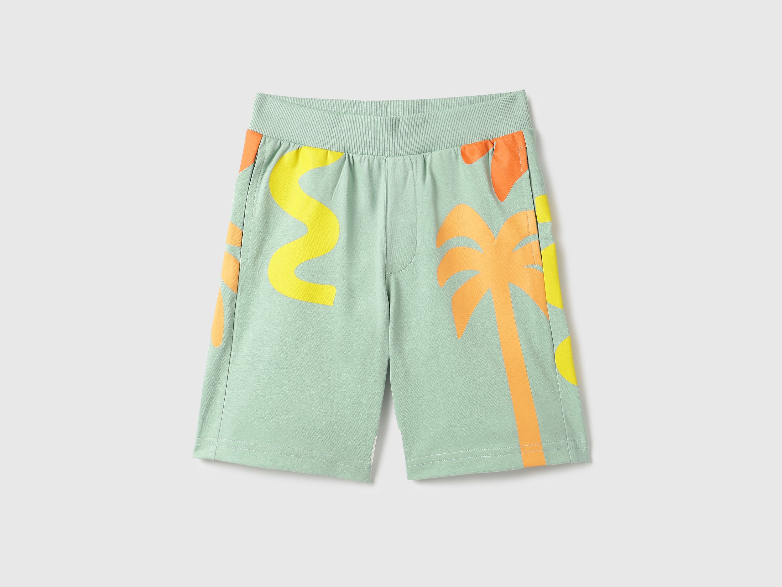 Boys Soft Green Cotton Regular Fit Artsy Shape Print Shorts