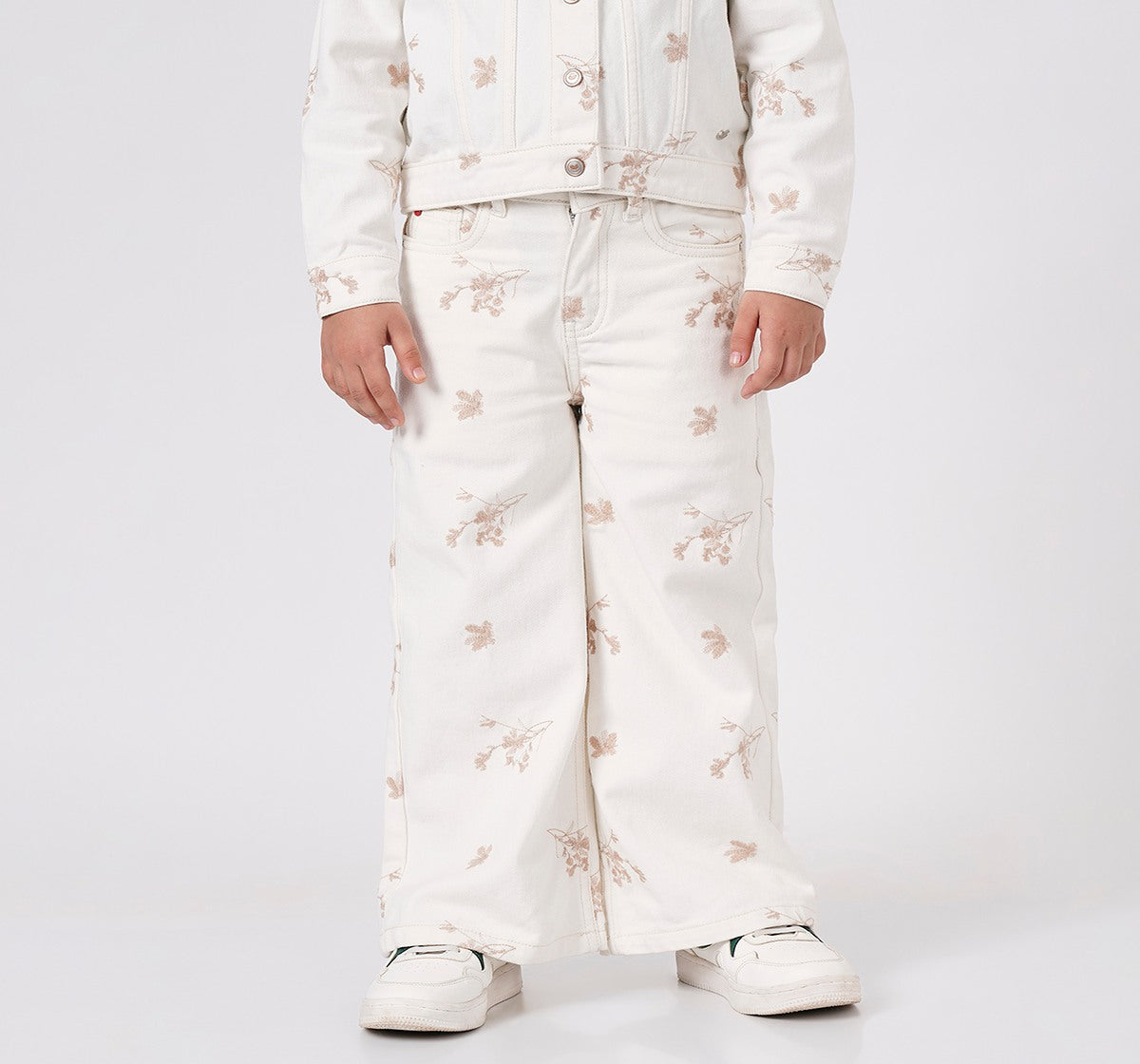 Wide Leg with All Over Embroidery Jeans Off White