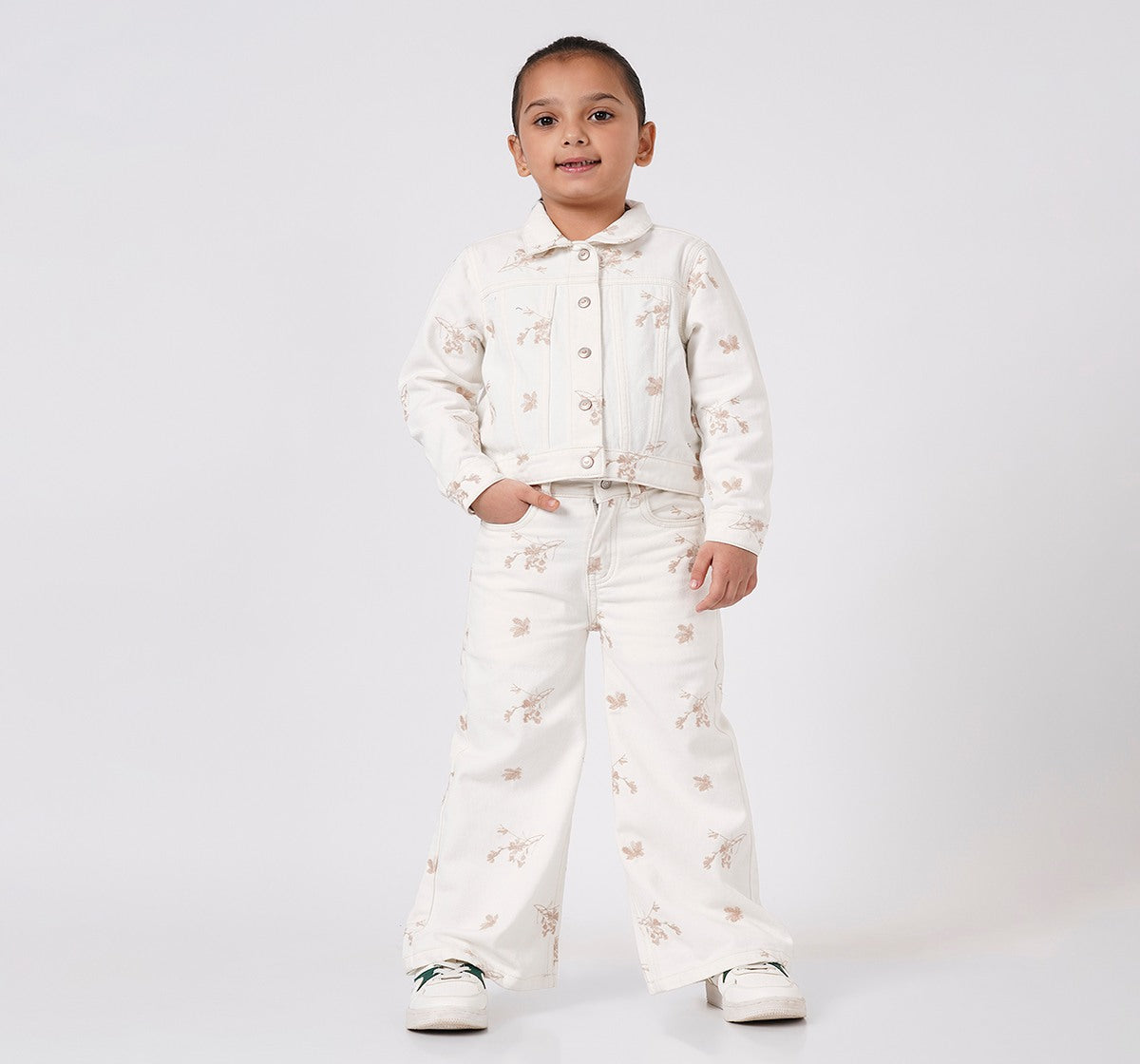 Wide Leg with All Over Embroidery Jeans Off White