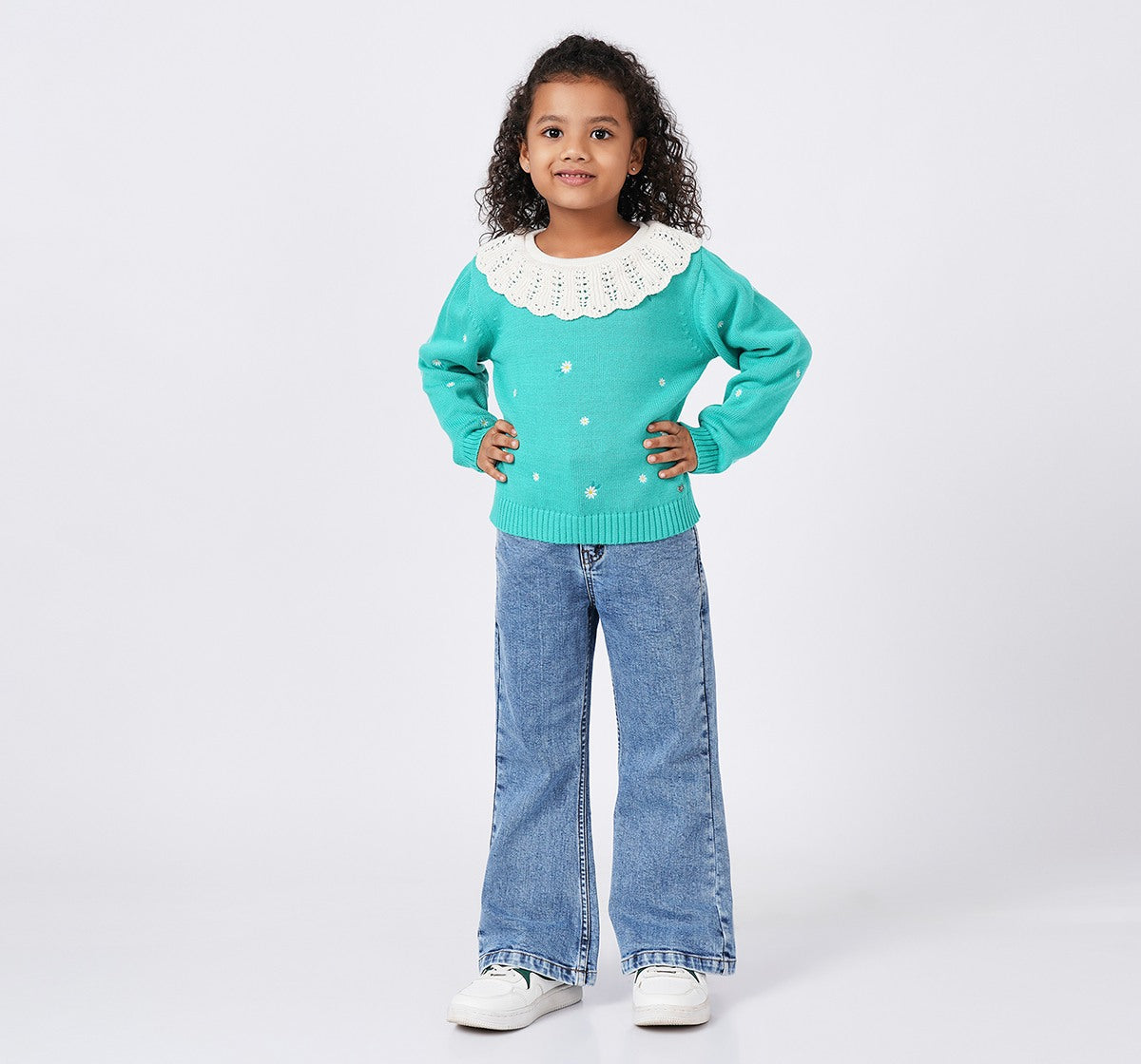 Scalloped Collar Sweater with Embroidery Green