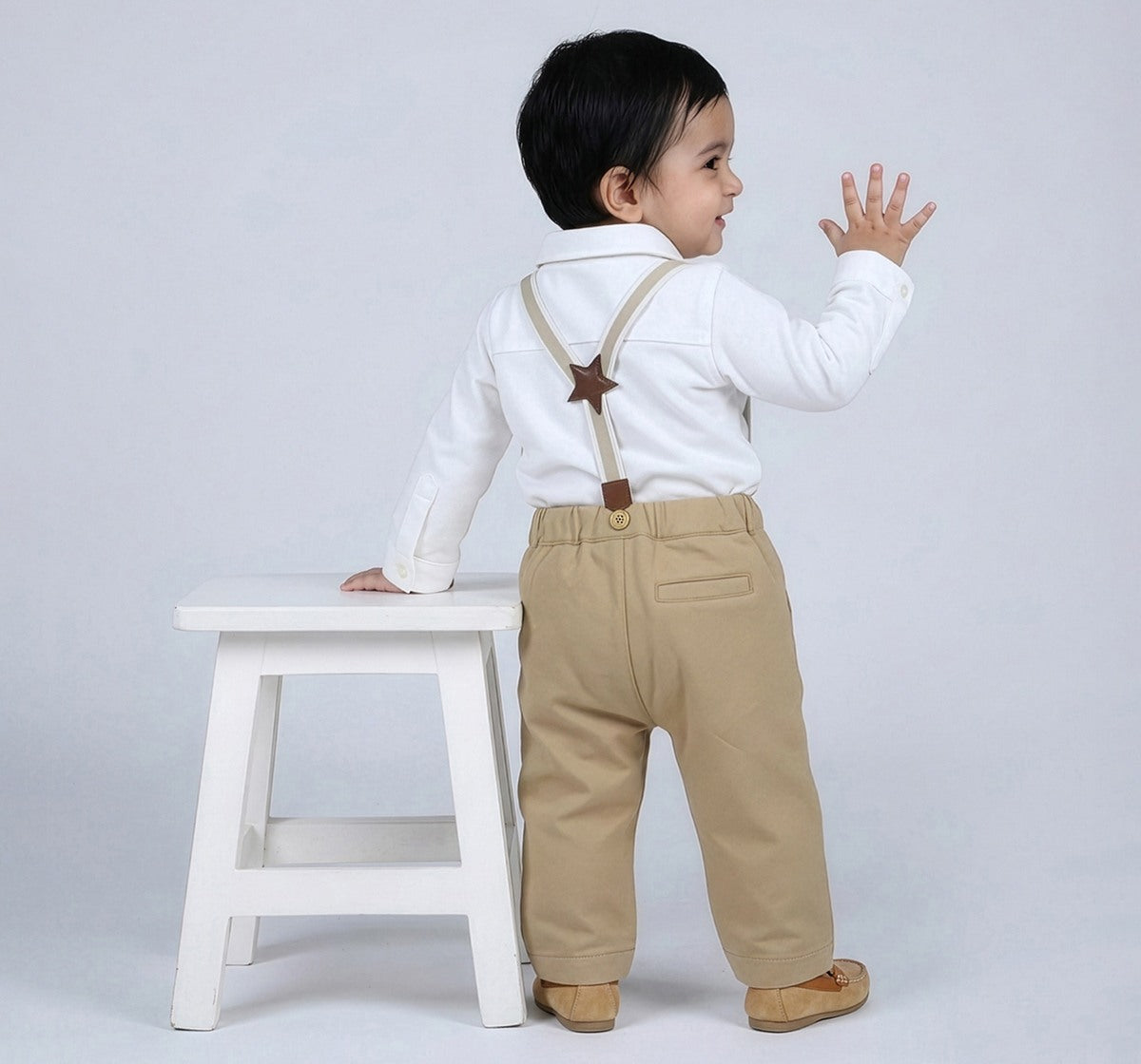 2-Piece Set- Shirt with Bow & Suspender Beige