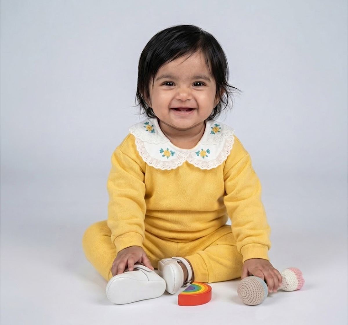 Sweatshirt with Woven Collar Yellow