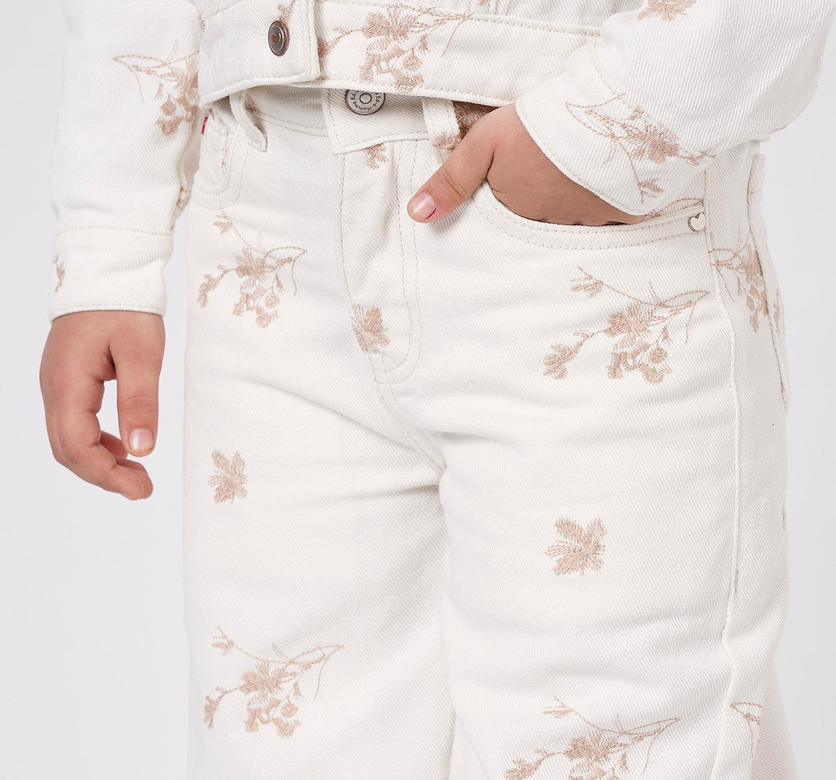 Wide Leg with All Over Embroidery Jeans Off White